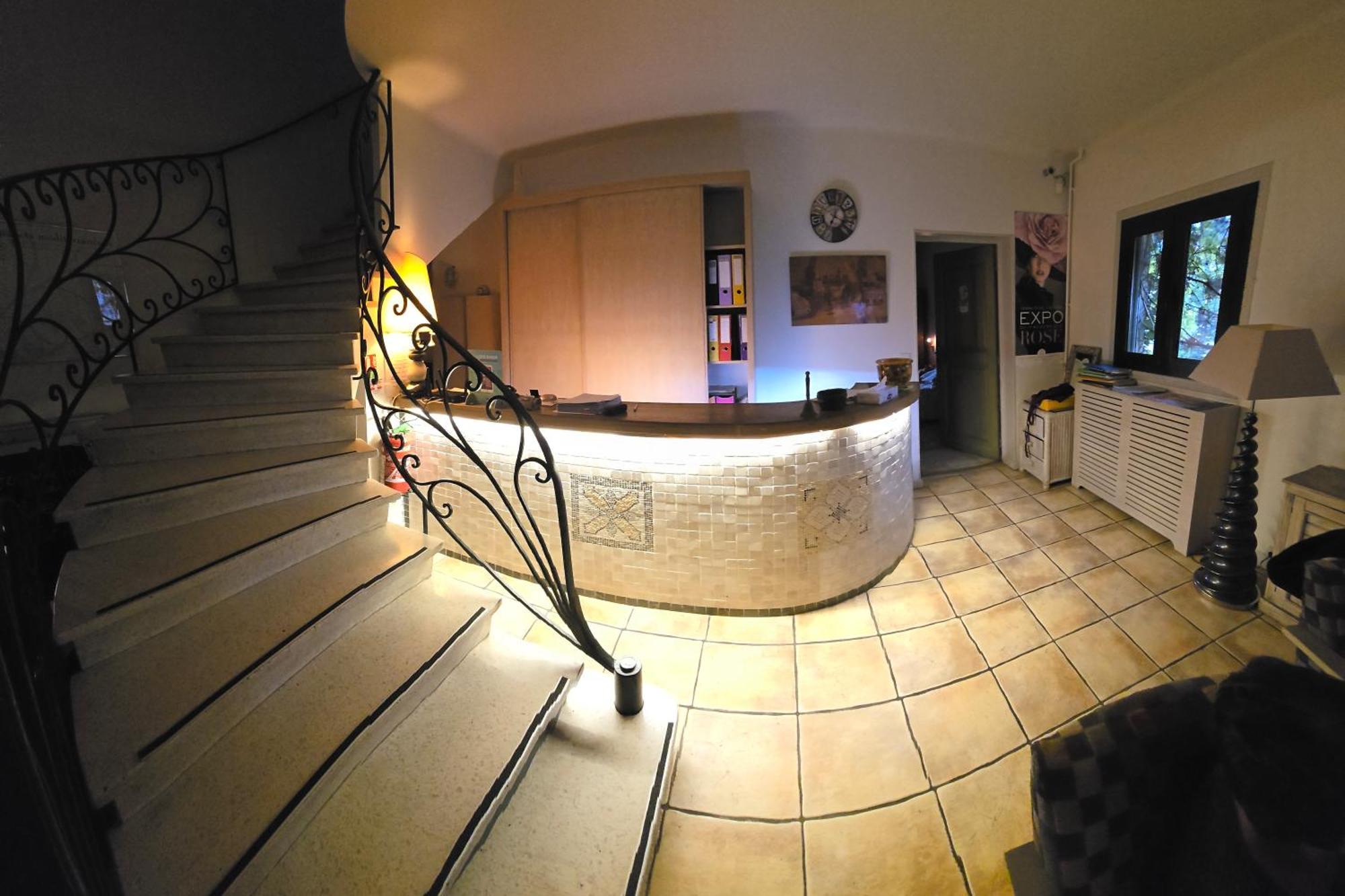 Auberge Les Aromes Grasse Bagian luar foto