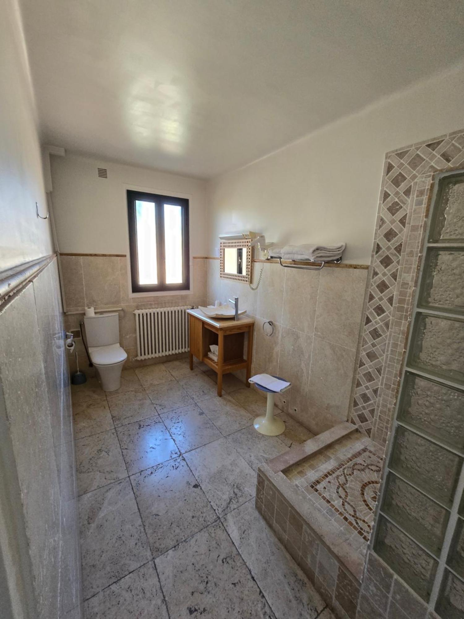 Auberge Les Aromes Grasse Bagian luar foto