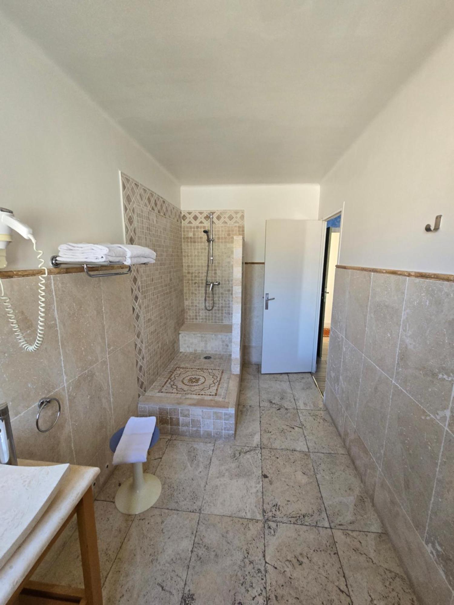 Auberge Les Aromes Grasse Bagian luar foto